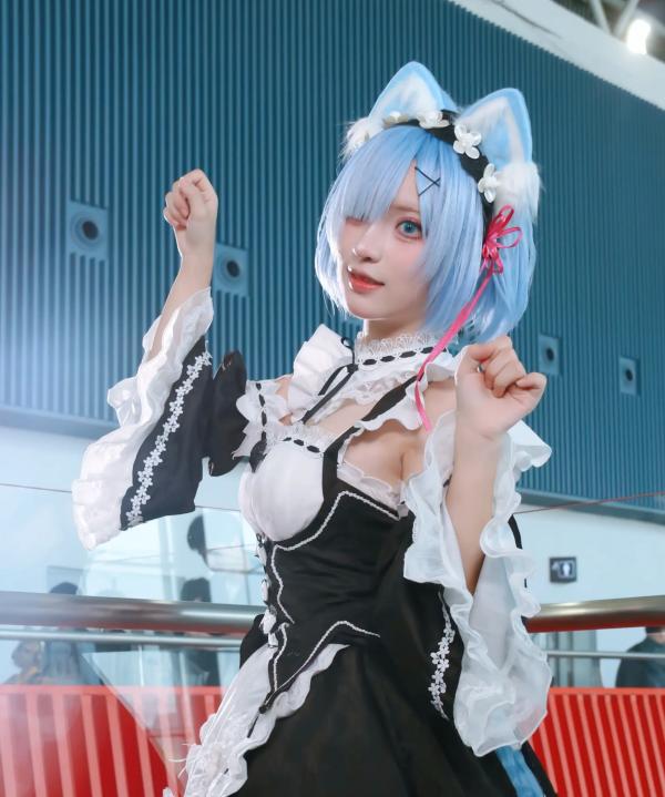    花柒hana萤火虫动漫嘉年华猫猫蕾姆COS写真，高颜值漫展美少女萌系女仆角色扮演[108P]第108张图片