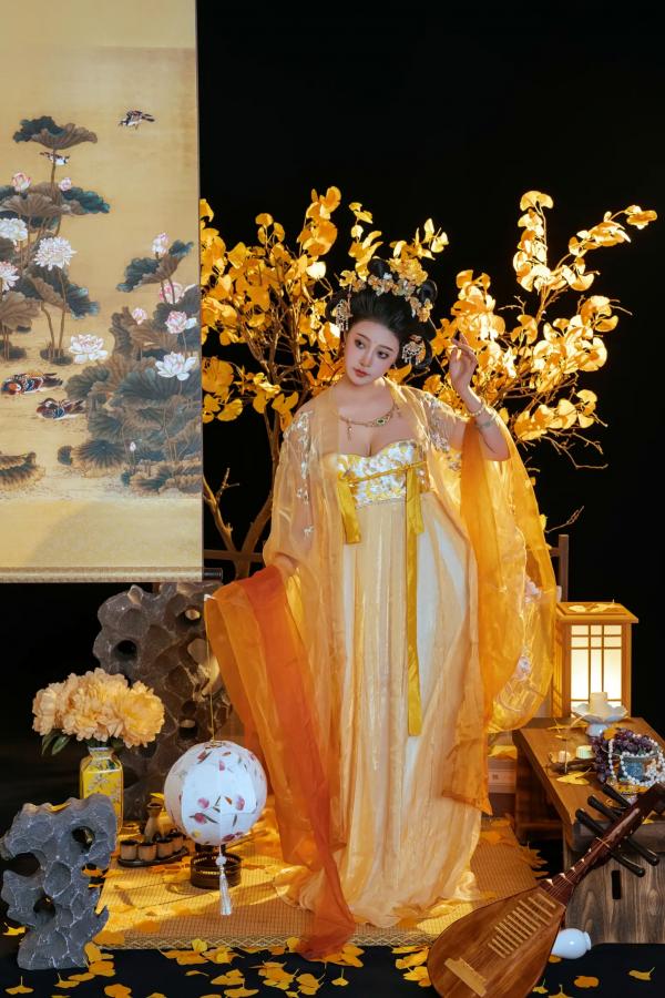 奈汐酱nice 奈汐酱  奈汐酱nice - 金笺寄月：绝美国风古装私房写真，半透薄纱与丝袜的极致诱惑，古典韵味与现代性感完美交融第30张图片