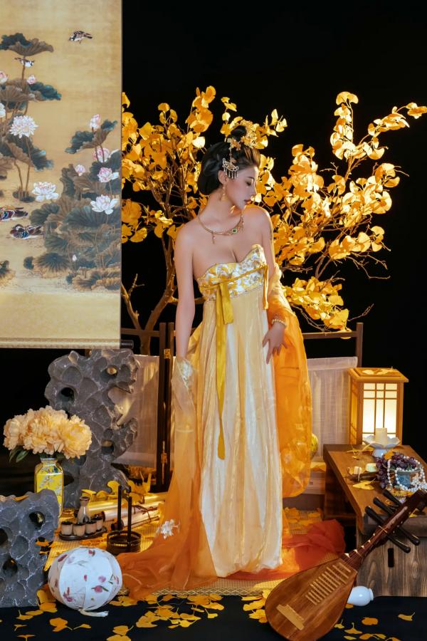 奈汐酱nice 奈汐酱  奈汐酱nice - 金笺寄月：绝美国风古装私房写真，半透薄纱与丝袜的极致诱惑，古典韵味与现代性感完美交融第38张图片