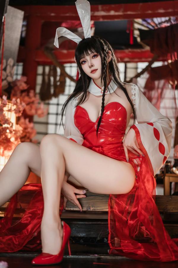    Natsuko夏夏子碧蓝航线大山巫女兔COS写真，极品兔女郎和风连体衣性感大尺度身材，唯美樱花室内私房摄影[71P]第15张图片