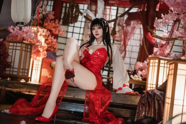    Natsuko夏夏子碧蓝航线大山巫女兔COS写真，极品兔女郎和风连体衣性感大尺度身材，唯美樱花室内私房摄影[71P]第17张图片