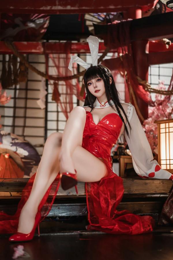    Natsuko夏夏子碧蓝航线大山巫女兔COS写真，极品兔女郎和风连体衣性感大尺度身材，唯美樱花室内私房摄影[71P]第18张图片