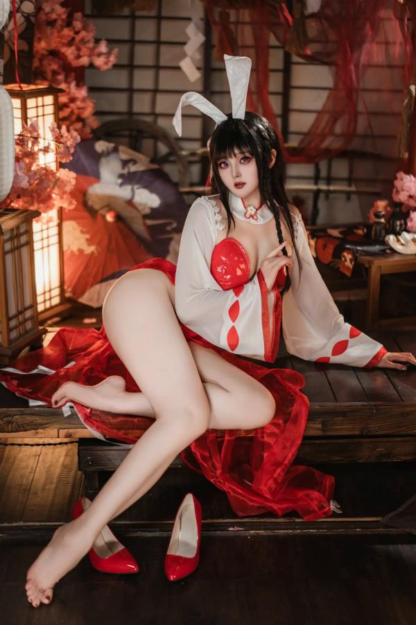    Natsuko夏夏子碧蓝航线大山巫女兔COS写真，极品兔女郎和风连体衣性感大尺度身材，唯美樱花室内私房摄影[71P]第31张图片
