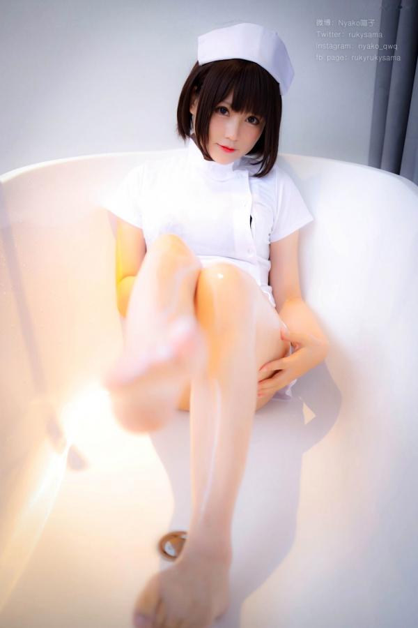    Nyako喵子-护士制服诱惑与黑丝私房写真，童颜巨乳的极致魅力，清新与性感并存的绝美演绎第8张图片