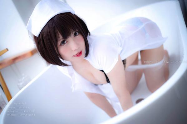    Nyako喵子-护士制服诱惑与黑丝私房写真，童颜巨乳的极致魅力，清新与性感并存的绝美演绎第29张图片