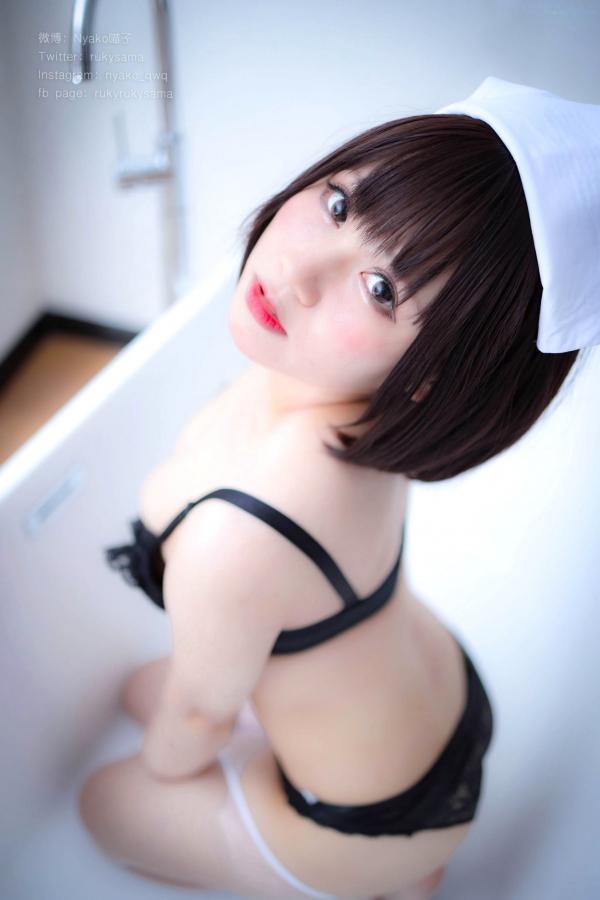    Nyako喵子-护士制服诱惑与黑丝私房写真，童颜巨乳的极致魅力，清新与性感并存的绝美演绎第34张图片