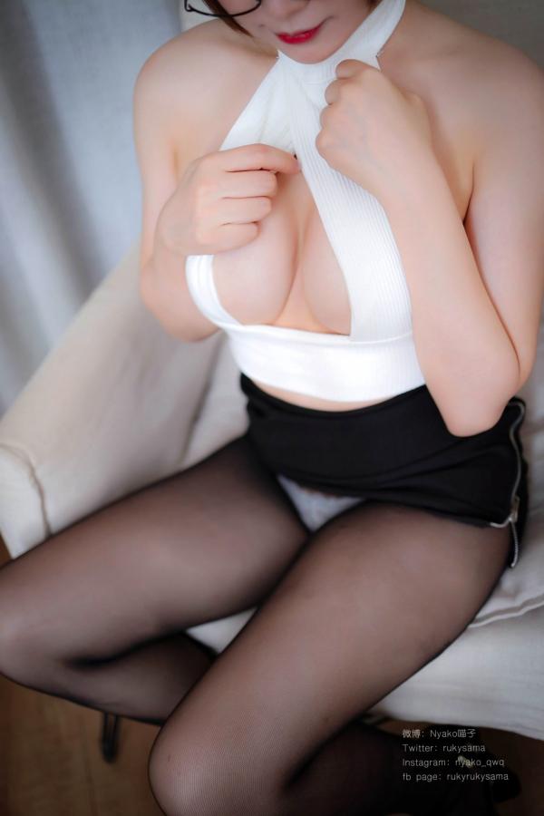    Nyako喵子-护士制服诱惑与黑丝私房写真，童颜巨乳的极致魅力，清新与性感并存的绝美演绎第101张图片