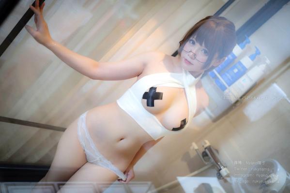    Nyako喵子-护士制服诱惑与黑丝私房写真，童颜巨乳的极致魅力，清新与性感并存的绝美演绎第108张图片