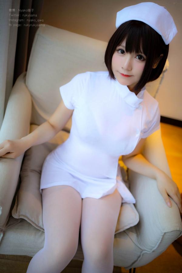   Nyako喵子-护士制服诱惑与黑丝私房写真，童颜巨乳的极致魅力，清新与性感并存的绝美演绎第121张图片