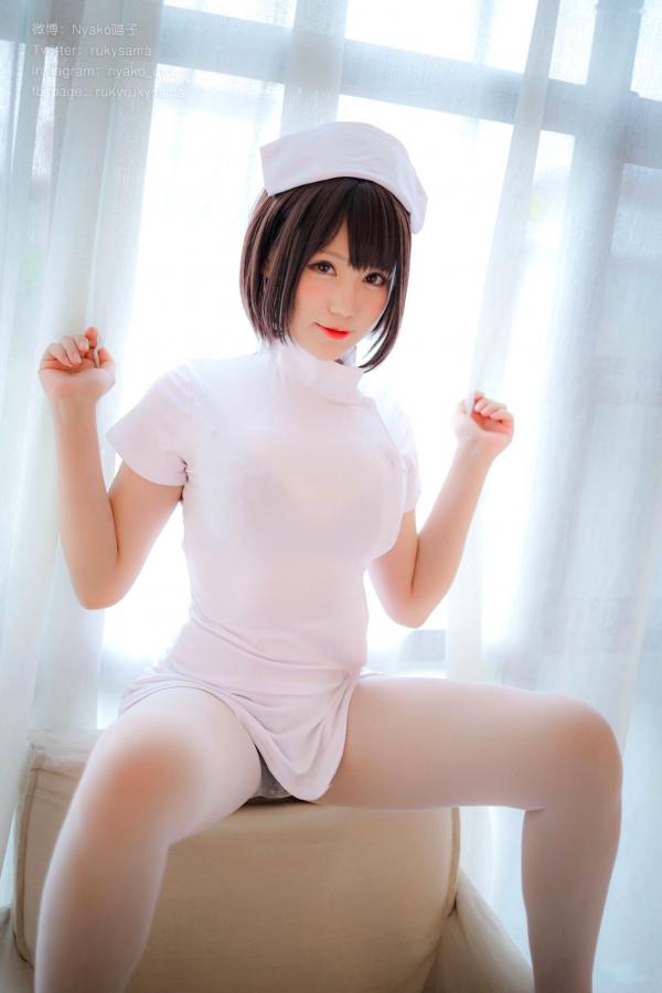    Nyako喵子-护士制服诱惑与黑丝私房写真，童颜巨乳的极致魅力，清新与性感并存的绝美演绎第128张图片