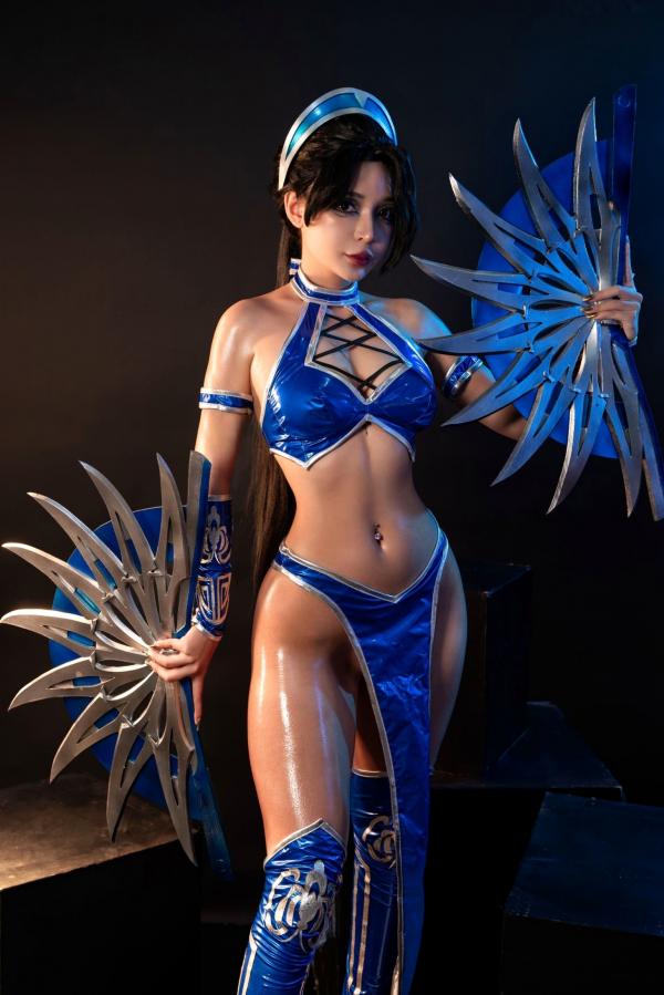    梅子-Umeko-J真人快打吉塔娜Kitana极致Cosplay写真，香汗淋漓展现野性冷艳美与逆天曲线第1张图片
