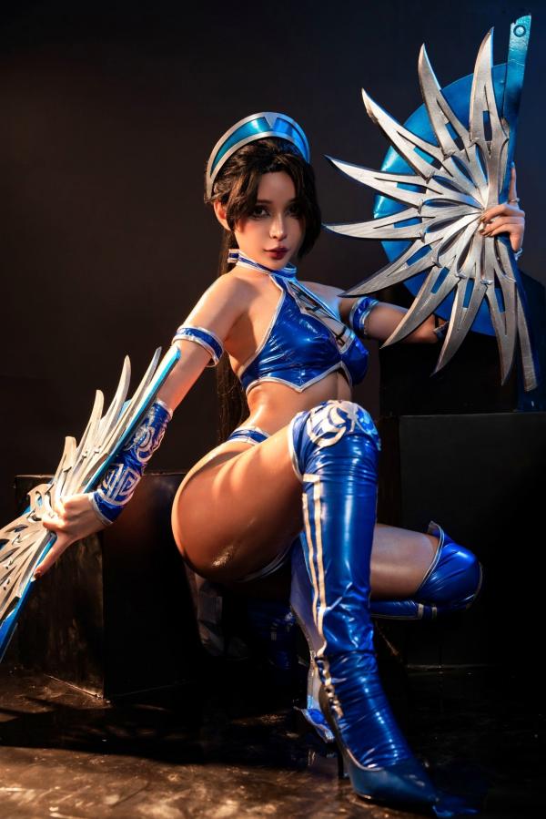    梅子-Umeko-J真人快打吉塔娜Kitana极致Cosplay写真，香汗淋漓展现野性冷艳美与逆天曲线第11张图片