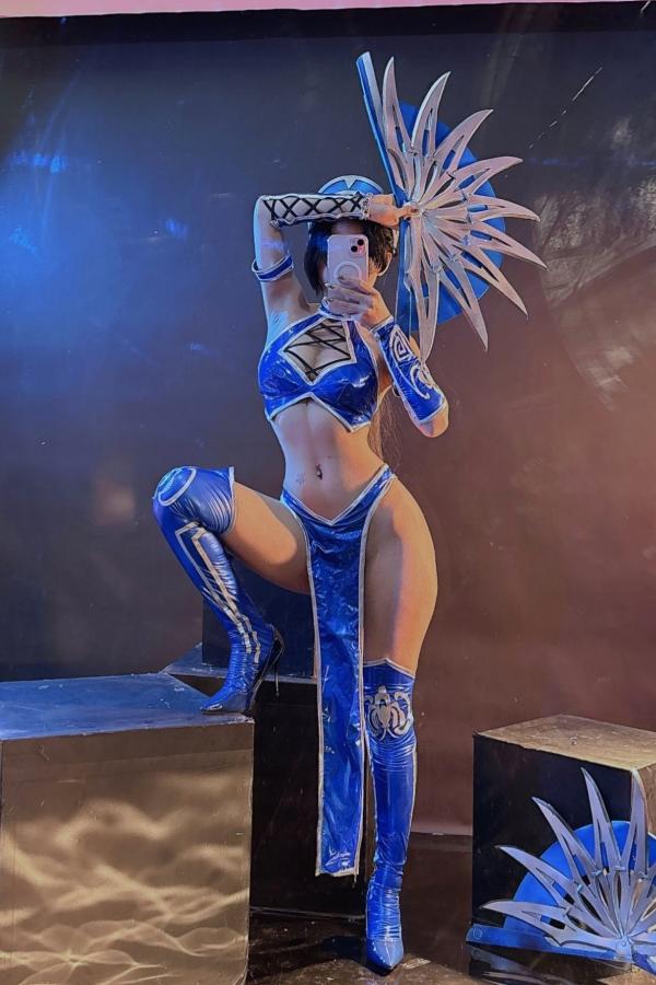    梅子-Umeko-J真人快打吉塔娜Kitana极致Cosplay写真，香汗淋漓展现野性冷艳美与逆天曲线第82张图片
