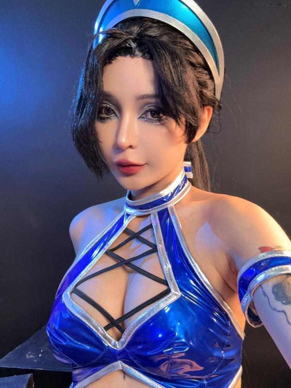    梅子-Umeko-J真人快打吉塔娜Kitana极致Cosplay写真，香汗淋漓展现野性冷艳美与逆天曲线第86张图片