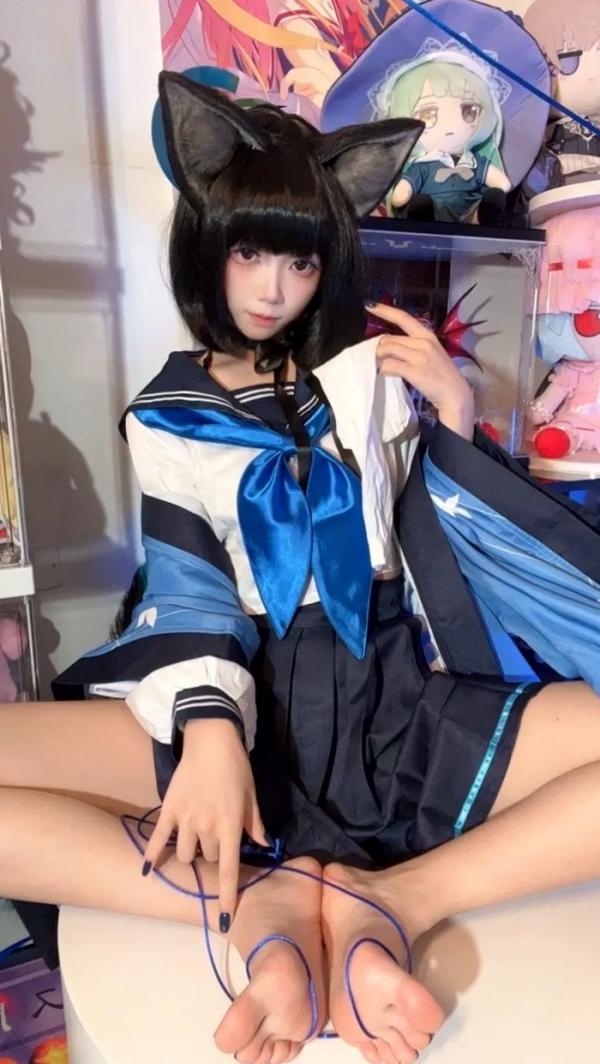    白栎Shirly桔梗COS欣赏：二次元动漫屋里的猫耳美少女，水手服丝袜诱惑，极致足控福利，可爱与性感的碰撞[65P]第31张图片