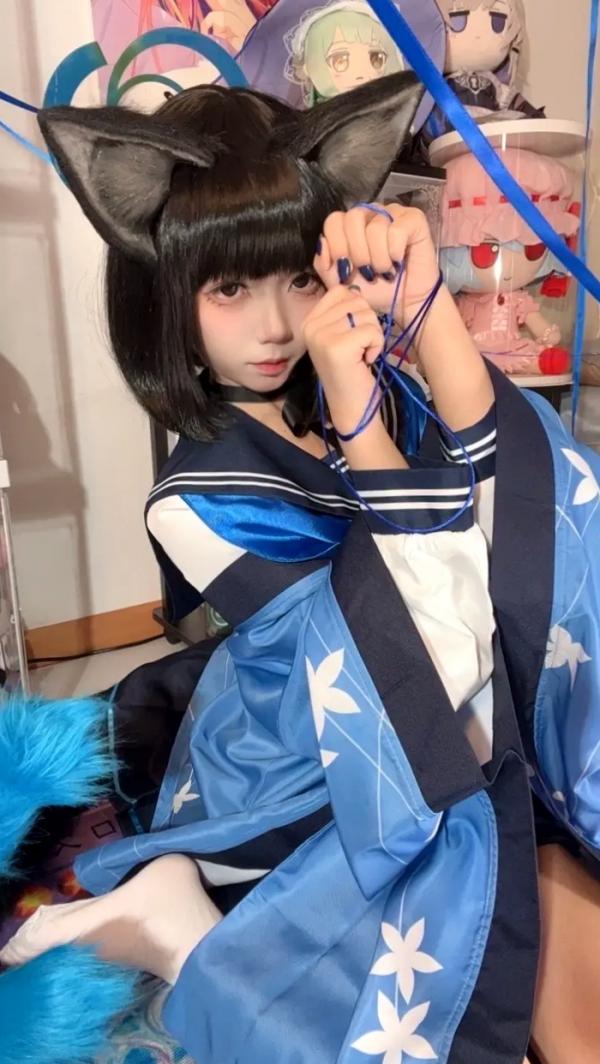    白栎Shirly桔梗COS欣赏：二次元动漫屋里的猫耳美少女，水手服丝袜诱惑，极致足控福利，可爱与性感的碰撞[65P]第41张图片