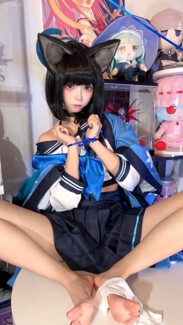    白栎Shirly桔梗COS欣赏：二次元动漫屋里的猫耳美少女，水手服丝袜诱惑，极致足控福利，可爱与性感的碰撞[65P]第54张图片