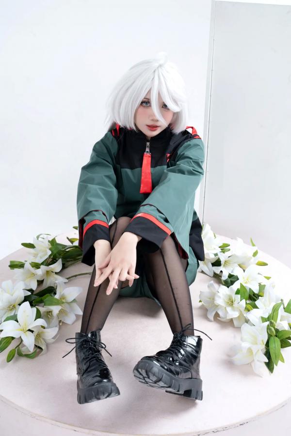    PoppaChan米奥琳涅绝美Cosplay：冷艳银发少女与百合花，大胆衣着尽显禁忌诱惑[40P]第8张图片