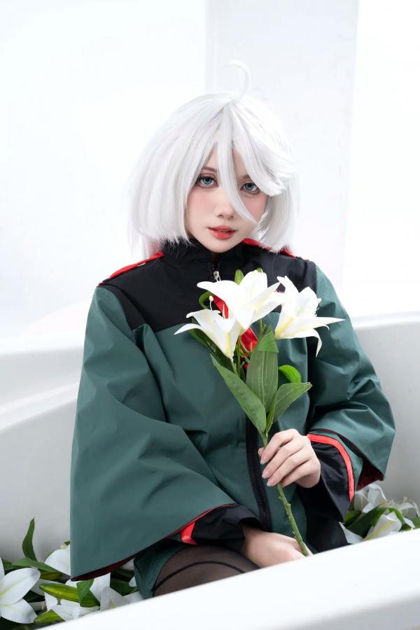    PoppaChan米奥琳涅绝美Cosplay：冷艳银发少女与百合花，大胆衣着尽显禁忌诱惑[40P]第39张图片