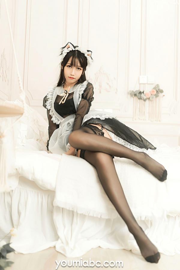   YouMi尤蜜-呆猫-黑丝猫娘女仆：甜美角色扮演、蕾丝私房诱惑与极致性感美腿视觉盛宴第6张图片