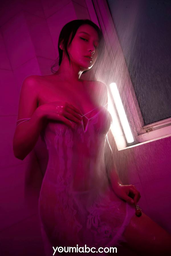   YouMi尤蜜-2021.08.26-何嘉颖-《清纯偶像的夜间生活》浴室湿身性感诱惑私房美图第5张图片