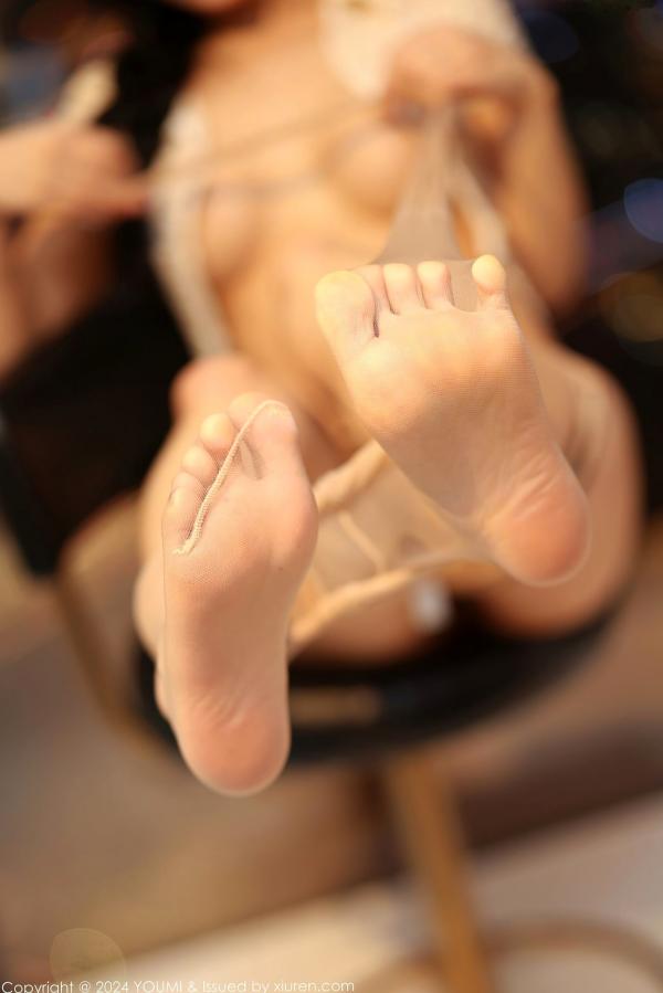    YouMi尤蜜荟-1067-谭小灵-浅色轻透上衣白短裙魅惑肉丝：私房写真、性感女神、绝美身材诱惑大片 (2024.05.24)第73张图片