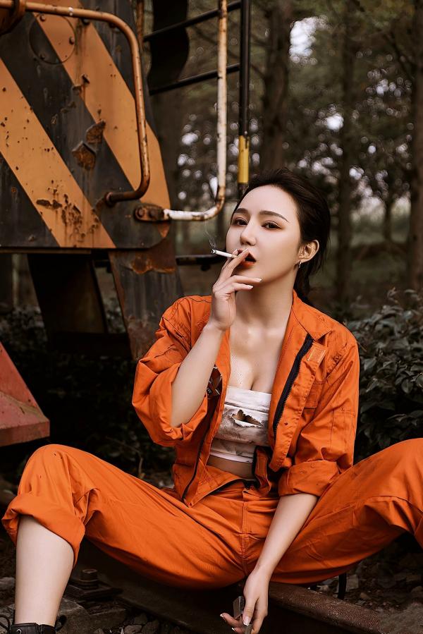    YouMi尤蜜-2021.08.08-文静儿-《火热的维修作业》-工业风工装制服诱惑，废弃车间角色扮演，冷艳女神演绎别样维修工第1张图片