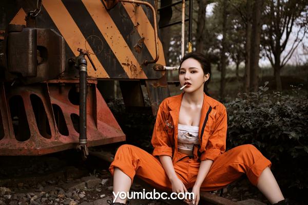    YouMi尤蜜-2021.08.08-文静儿-《火热的维修作业》-工业风工装制服诱惑，废弃车间角色扮演，冷艳女神演绎别样维修工第4张图片