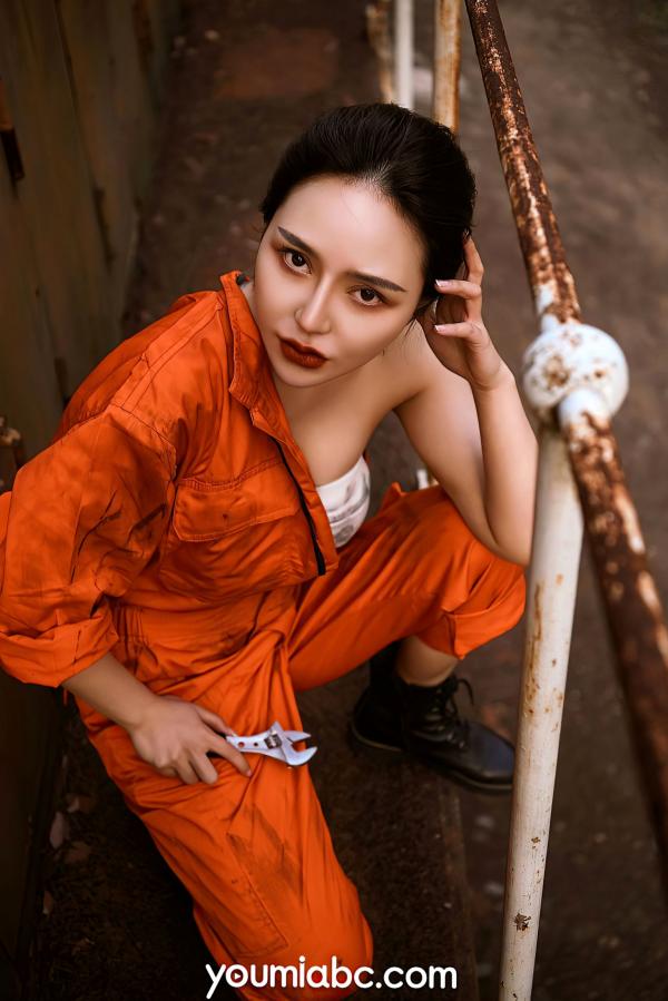    YouMi尤蜜-2021.08.08-文静儿-《火热的维修作业》-工业风工装制服诱惑，废弃车间角色扮演，冷艳女神演绎别样维修工第13张图片
