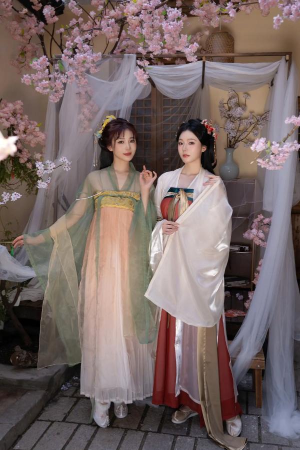    陆萱萱与安然古风私房写真：唯美古装闺蜜诱惑，展现绝色韵味[105P]第12张图片