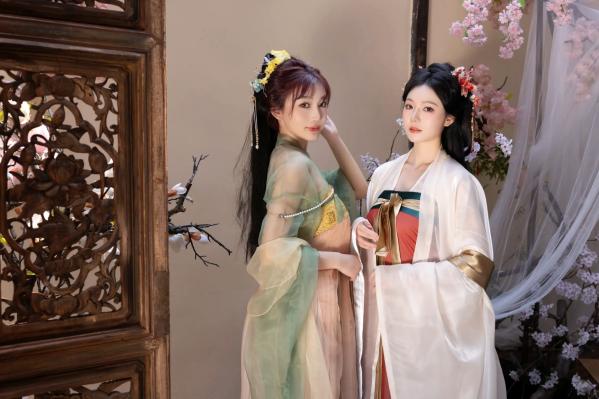    陆萱萱与安然古风私房写真：唯美古装闺蜜诱惑，展现绝色韵味[105P]第14张图片