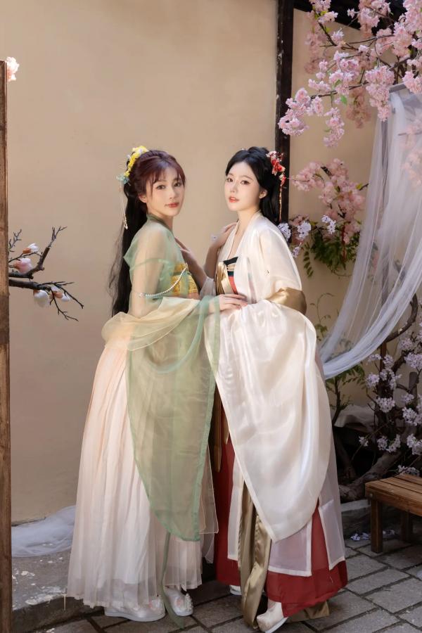    陆萱萱与安然古风私房写真：唯美古装闺蜜诱惑，展现绝色韵味[105P]第16张图片