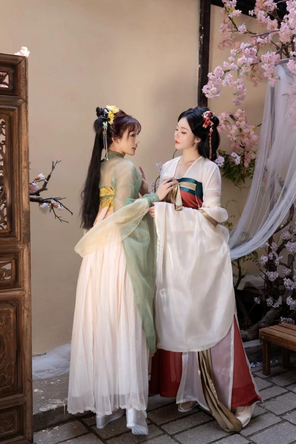    陆萱萱与安然古风私房写真：唯美古装闺蜜诱惑，展现绝色韵味[105P]第17张图片