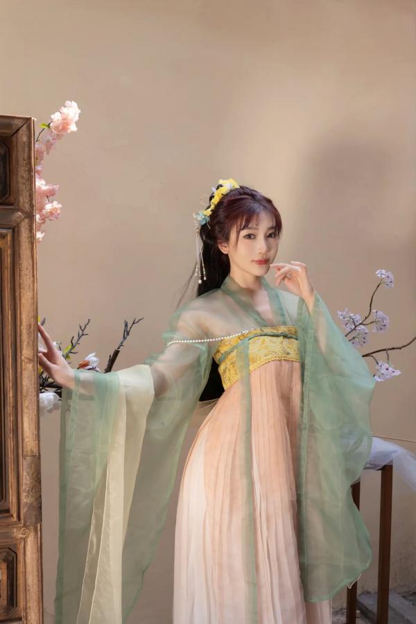    陆萱萱与安然古风私房写真：唯美古装闺蜜诱惑，展现绝色韵味[105P]第19张图片