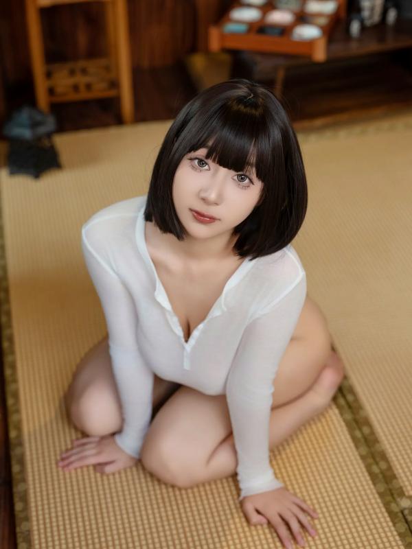    浅安安 浴[80P]：高达背景与居家私房，极致白色蕾丝连体衣，清纯与性感并存的绝美瞬间第9张图片
