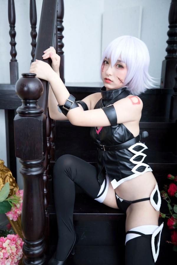    神楽坂真冬-008-绝对服从：高还原度FGO动漫COSPLAY写真，冷艳战斗装与极致身材完美融合，硬核魅惑第34张图片