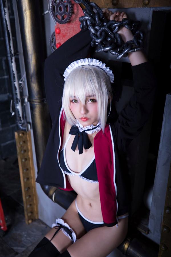    神楽坂真冬-008-绝对服从：高还原度FGO动漫COSPLAY写真，冷艳战斗装与极致身材完美融合，硬核魅惑第71张图片