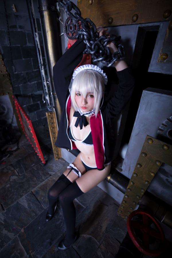    神楽坂真冬-008-绝对服从：高还原度FGO动漫COSPLAY写真，冷艳战斗装与极致身材完美融合，硬核魅惑第72张图片