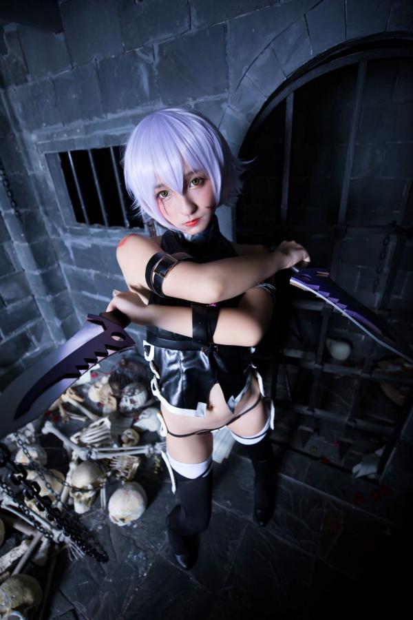    神楽坂真冬-008-绝对服从：高还原度FGO动漫COSPLAY写真，冷艳战斗装与极致身材完美融合，硬核魅惑第79张图片