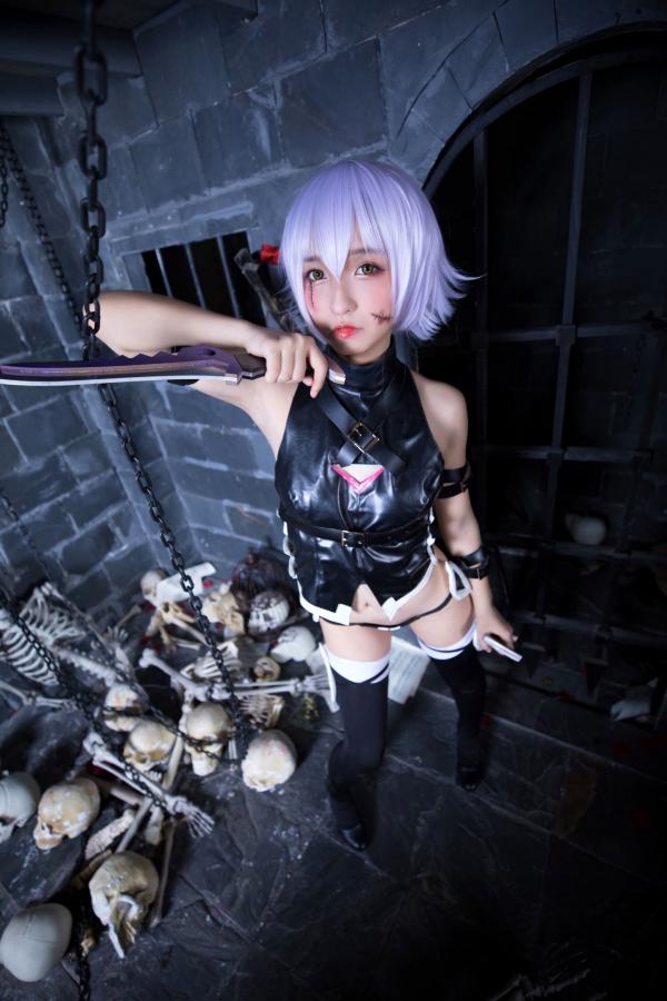    神楽坂真冬-008-绝对服从：高还原度FGO动漫COSPLAY写真，冷艳战斗装与极致身材完美融合，硬核魅惑第81张图片
