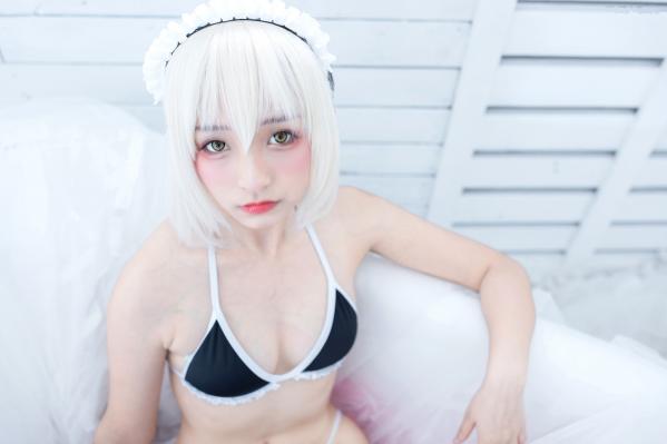    神楽坂真冬-008-绝对服从：高还原度FGO动漫COSPLAY写真，冷艳战斗装与极致身材完美融合，硬核魅惑第104张图片
