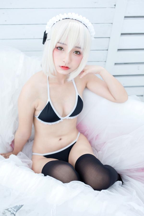    神楽坂真冬-008-绝对服从：高还原度FGO动漫COSPLAY写真，冷艳战斗装与极致身材完美融合，硬核魅惑第105张图片