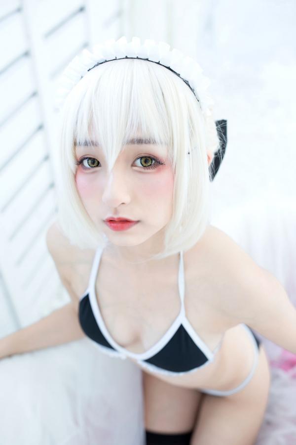    神楽坂真冬-008-绝对服从：高还原度FGO动漫COSPLAY写真，冷艳战斗装与极致身材完美融合，硬核魅惑第123张图片