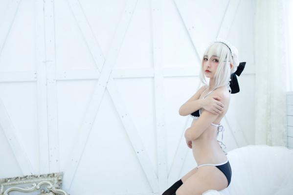    神楽坂真冬-008-绝对服从：高还原度FGO动漫COSPLAY写真，冷艳战斗装与极致身材完美融合，硬核魅惑第127张图片