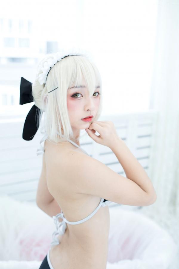    神楽坂真冬-008-绝对服从：高还原度FGO动漫COSPLAY写真，冷艳战斗装与极致身材完美融合，硬核魅惑第132张图片