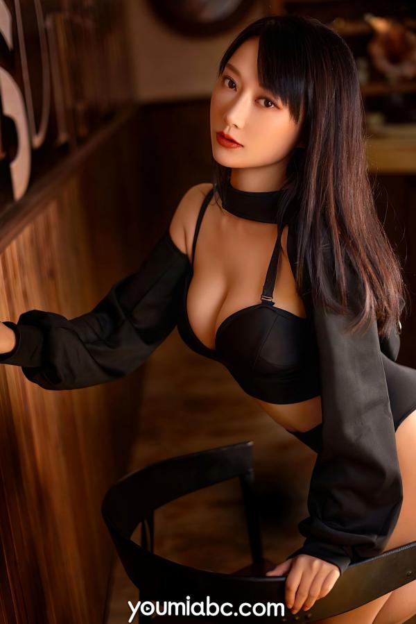    YouMi尤蜜-何嘉颖《夜关门》：冷艳女神演绎黑色内衣性感私房写真大片第17张图片