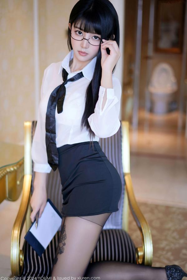    YouMi尤蜜荟-1063-赵可欣baby-OL白衬衫黑短裙黑丝，职场办公制服诱惑，知性眼镜女神性感丝袜私房写真-2024.05.16第9张图片