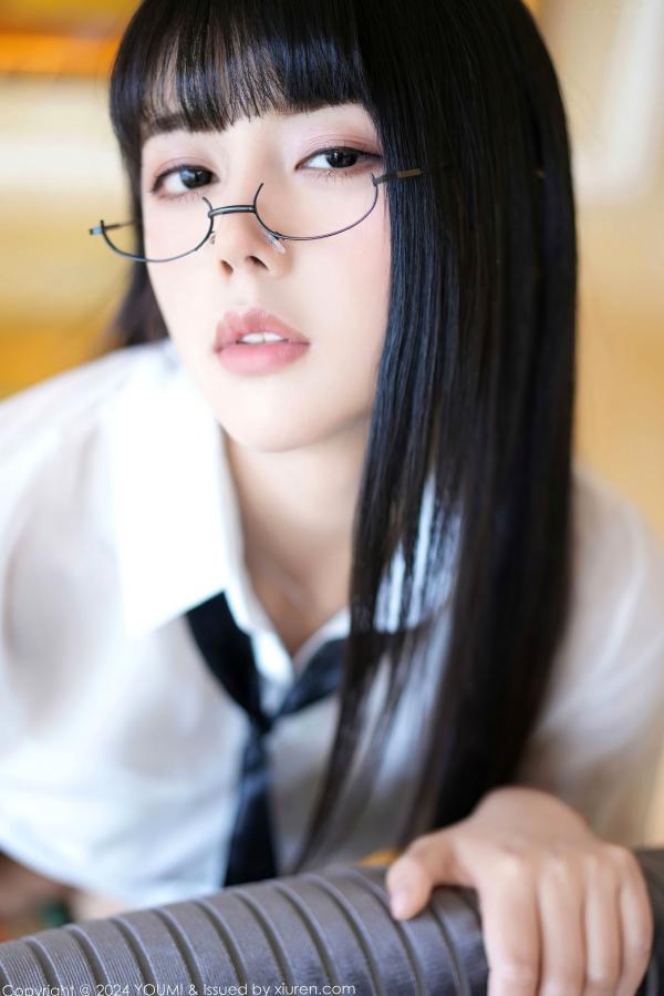    YouMi尤蜜荟-1063-赵可欣baby-OL白衬衫黑短裙黑丝，职场办公制服诱惑，知性眼镜女神性感丝袜私房写真-2024.05.16第78张图片