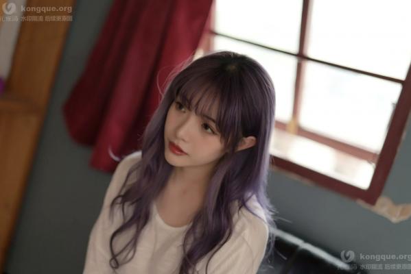    雯妹不讲道理：紫发俏佳人诱惑比基尼私房写真，甜蜜清纯与大尺度性感诱人碰撞第1张图片