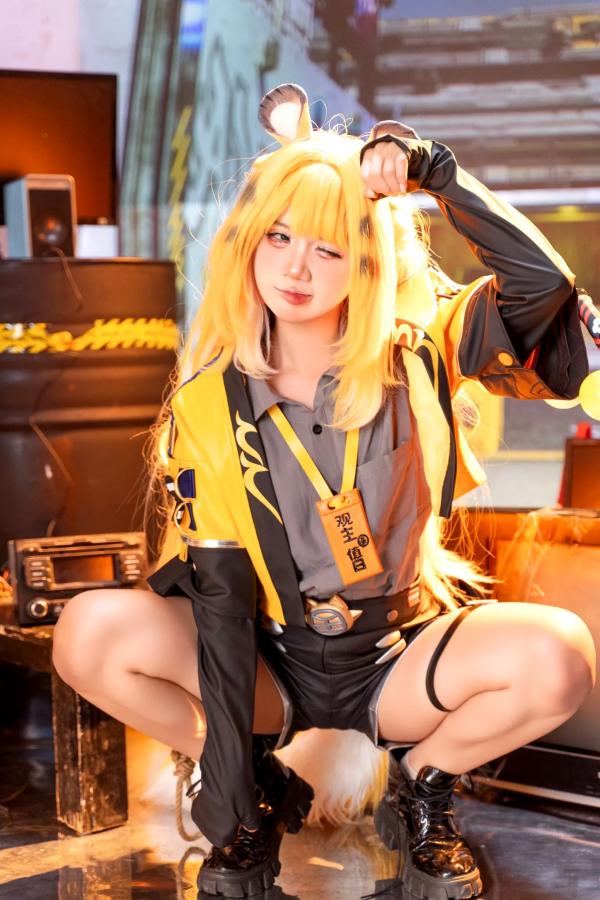    PoppaChan - Ju Fufu -《绝区零》角色扮演，精致金发猫耳造型与性感私房写真，极致还原第10张图片